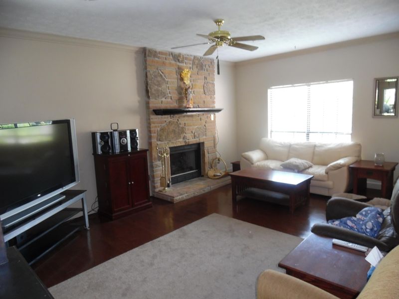 111 Tiffany Pl, Oak Ridge, TN 37830
