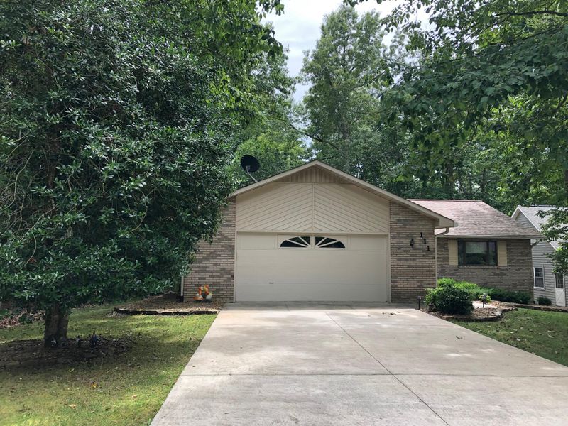 111 Trafalgar Dr, Crossville, TN 38558