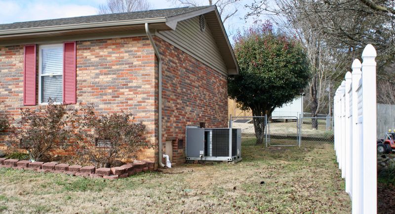 111 University Dr, Rockwood, TN 37854