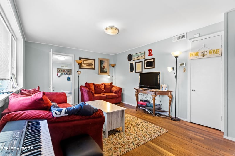 111 Vienna Rd, Oak Ridge, TN 37830