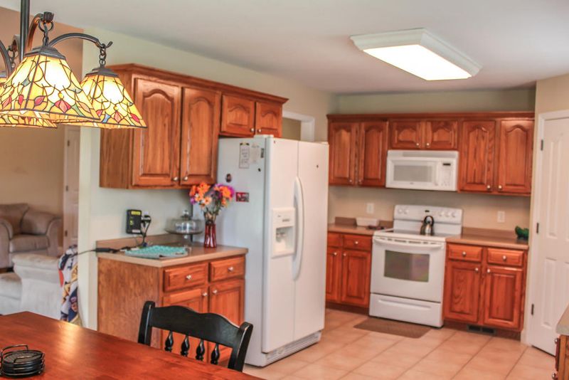 111 W Mountain View Rd, Corryton, TN 37721