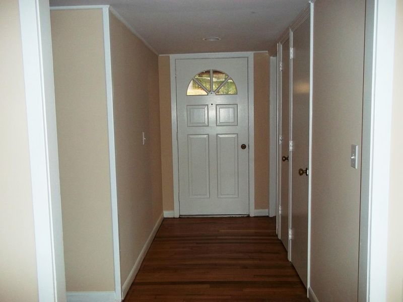 111 W Price Ln, Oak Ridge, TN 37830
