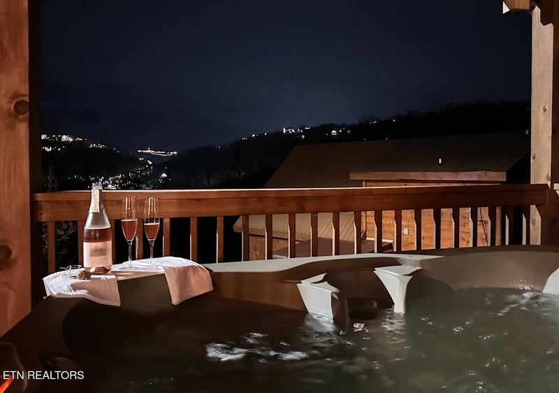 1110 Annes Rd #U1, Gatlinburg, TN 37738