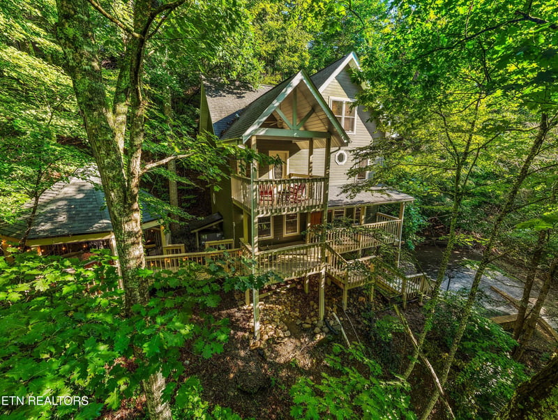 1110 Ski Mtn Rd, Gatlinburg, TN 37738