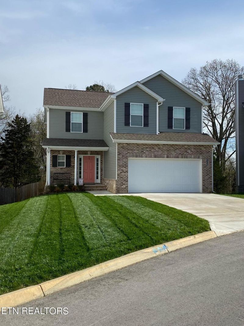 1110 Sky Top Ln, Powell, TN 37849