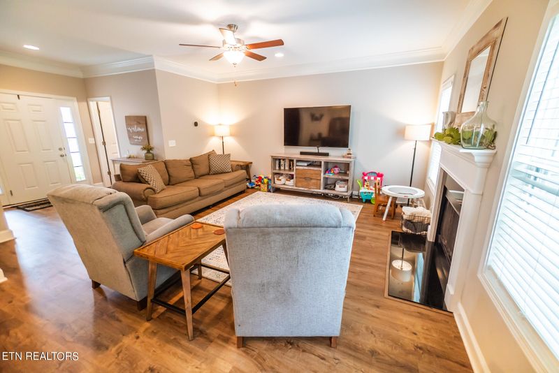 1110 Sky Top Ln, Powell, TN 37849