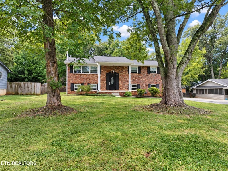 11100 Hughlan Dr, Knoxville, TN 37934