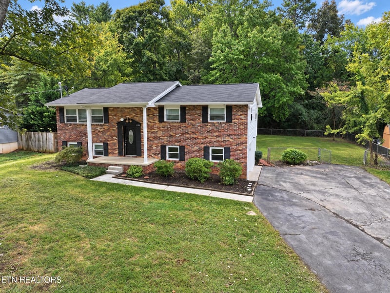 11100 Hughlan Dr, Knoxville, TN 37934