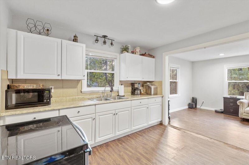 1111 Brookside Ave, Maryville, TN 37804