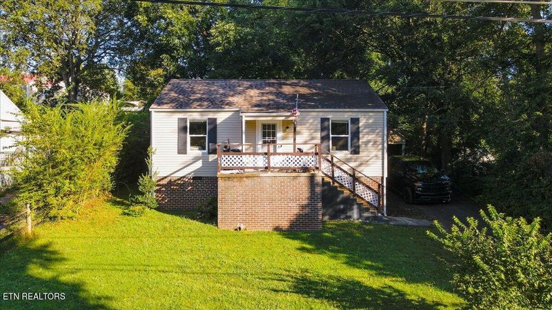 1111 Brookside Ave, Maryville, TN 37804
