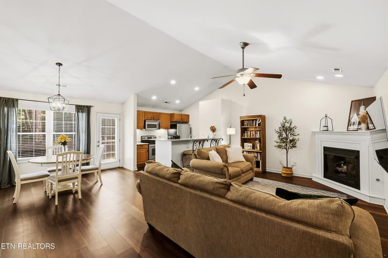 1111 Crested Springs Way, Knoxville, TN 37923