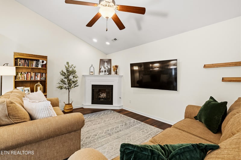 1111 Crested Springs Way, Knoxville, TN 37923