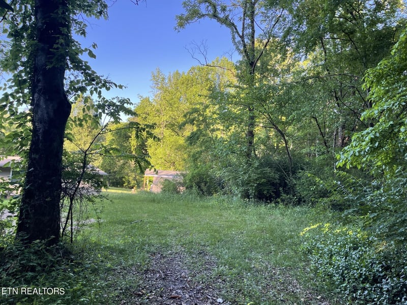 1111 Davidson Rd, Athens, TN 37303