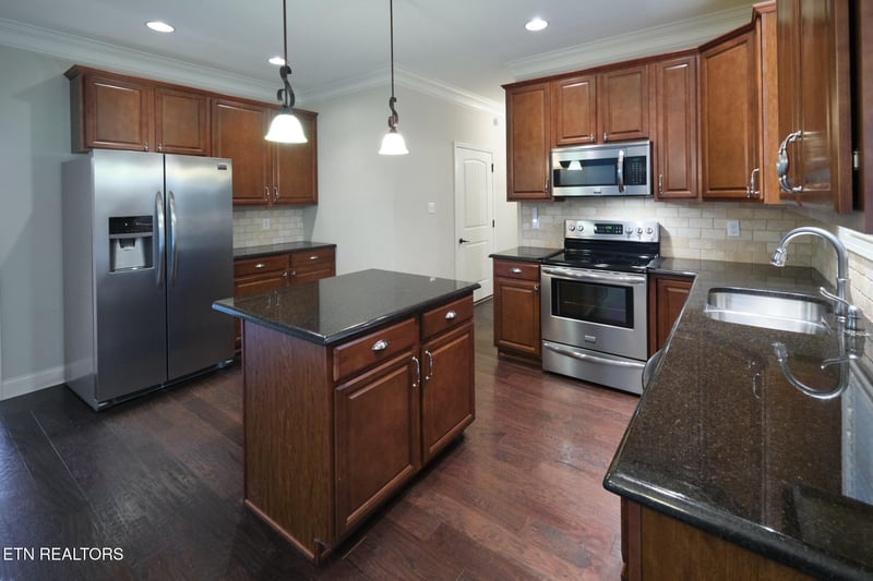 1111 Front Royal Ln, Knoxville, TN 37922