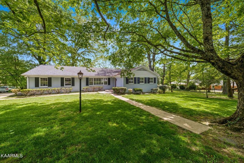 1111 Guille St, Athens, TN 37303