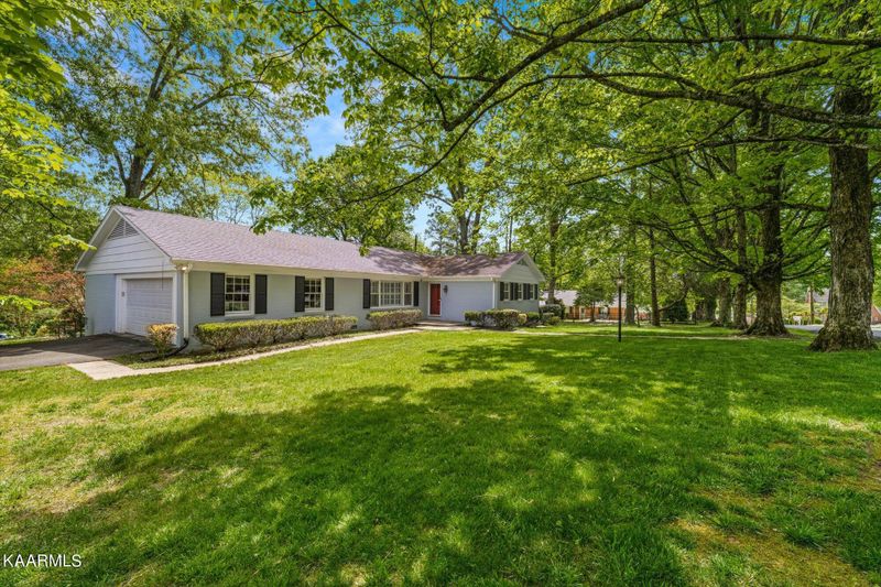 1111 Guille St, Athens, TN 37303