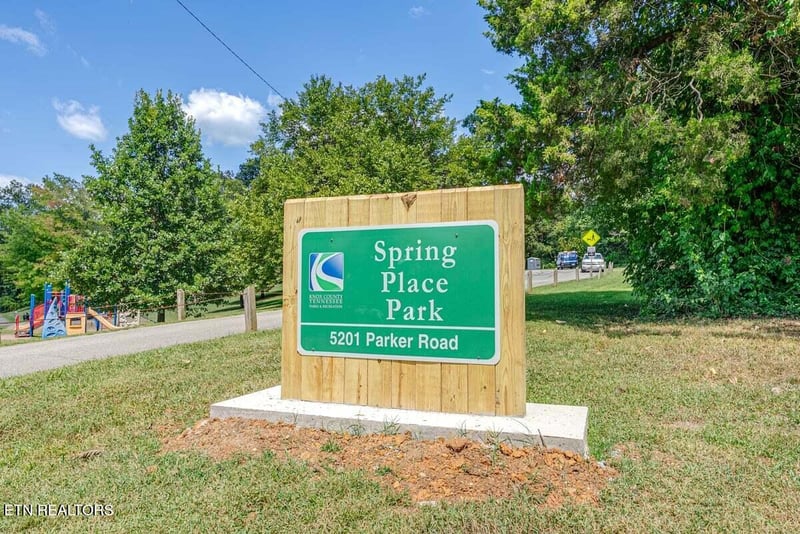 1111 Loves Creek, Knoxville, TN 37924
