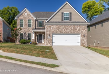 1111 Snowy Peak Ln, Knoxville, TN 37922