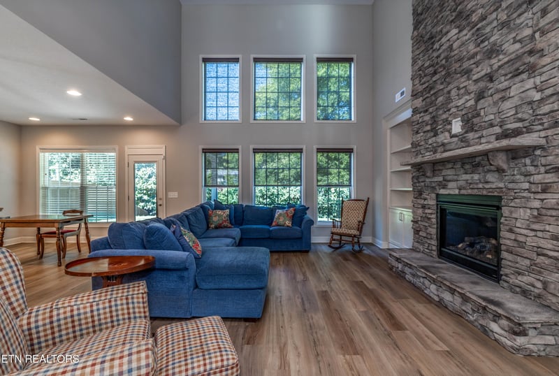 1111 Snowy Peak Ln, Knoxville, TN 37922