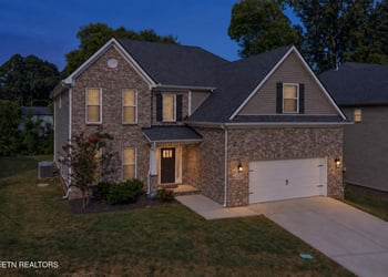 1111 Snowy Peak Ln, Knoxville, TN 37922