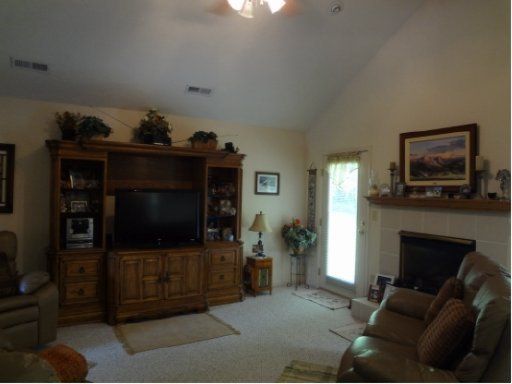 1111 Village Dr, Sevierville, TN 37862