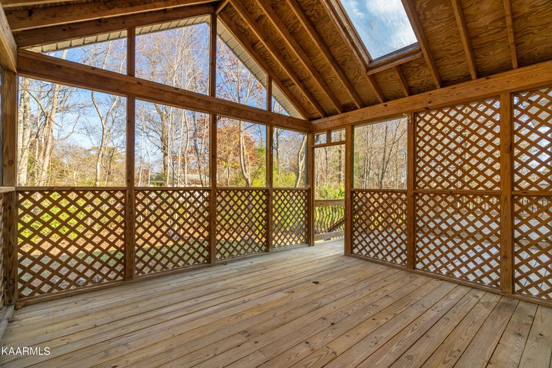 1112 Bob Kirby Rd, Knoxville, TN 37923