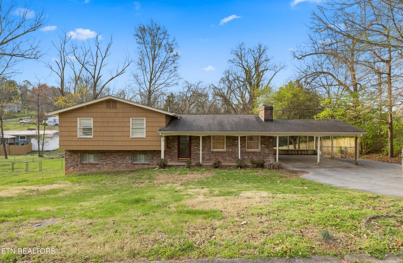 1112 Buckthorn Dr, Knoxville, TN 37912