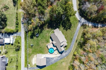 1112 Gray Eagle Dr, Crossville, TN 38572