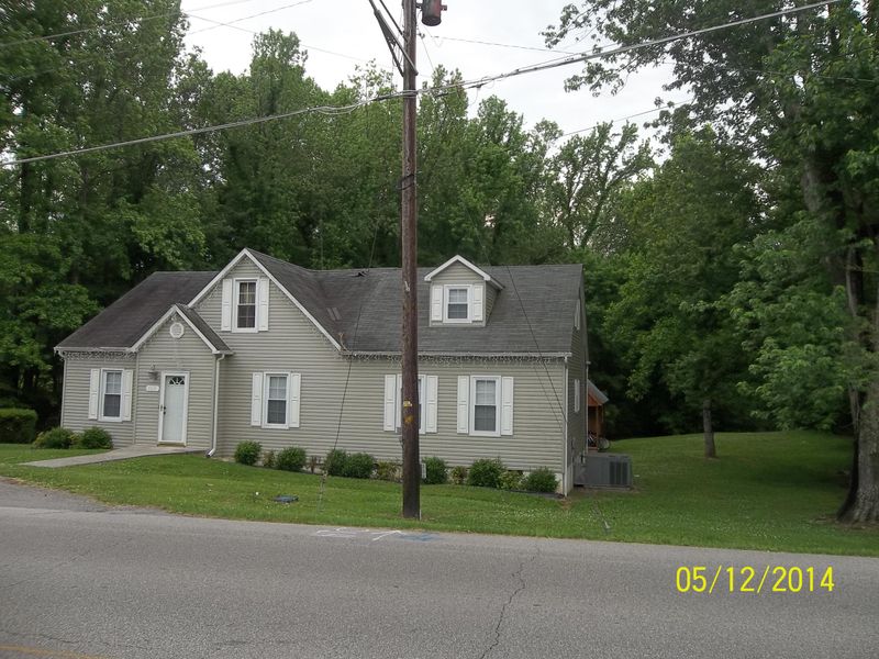 1112 Main St, Wartburg, TN 37887