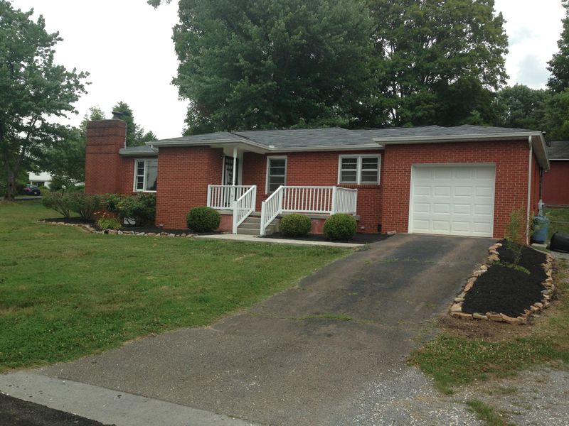 1112 NE Thrush Ln, Knoxville, TN 37918