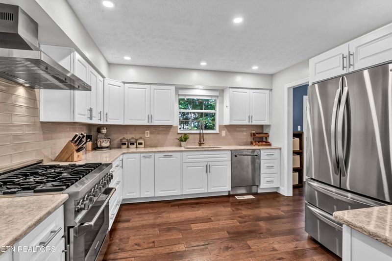 1112 Wildtree Ln, Knoxville, TN 37923