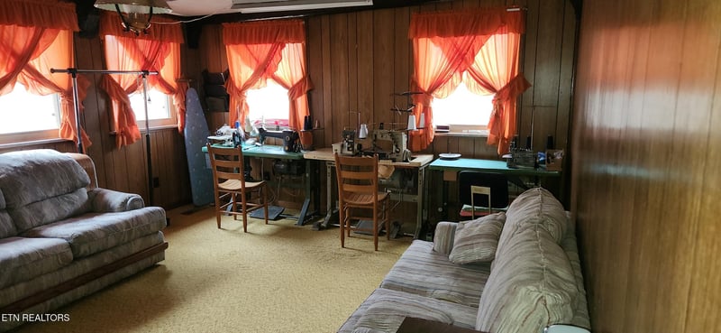 11121 Mckinney Rd, Mascot, TN 37806