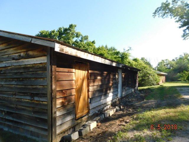 1113 Bledsoe Dr, Etowah, TN 37331