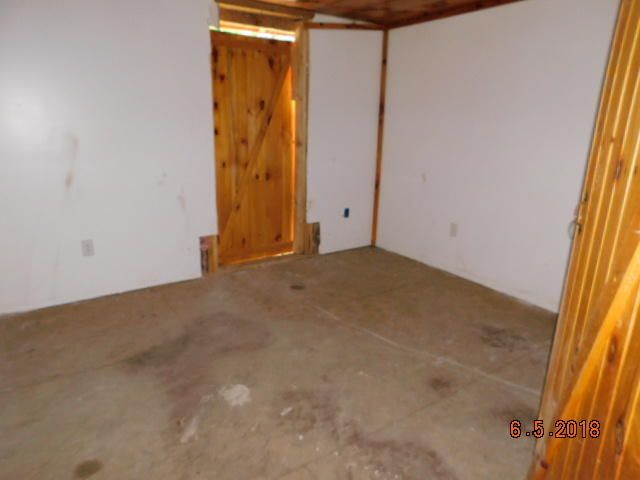 1113 Bledsoe Dr, Etowah, TN 37331