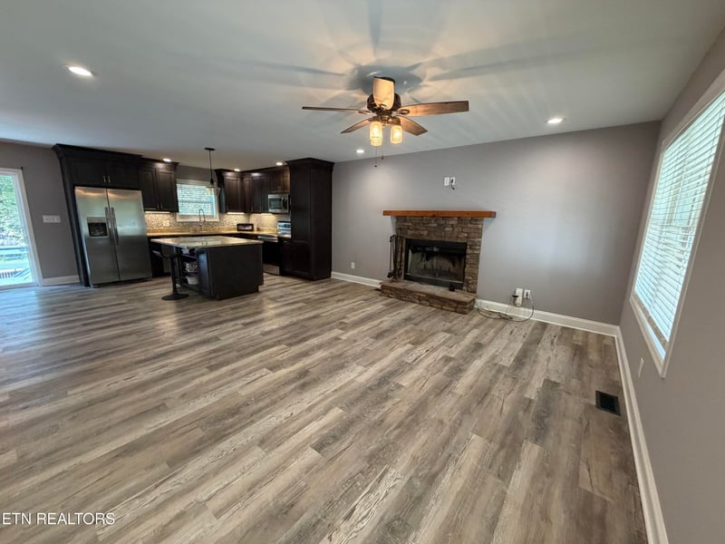 1113 E Woodshire Dr, Knoxville, TN 37922