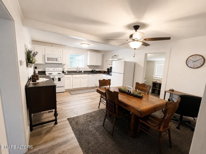 1113 Jones St, Athens, TN 37303