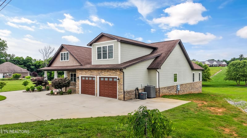 1113 Walker Rd, Maryville, TN 37801