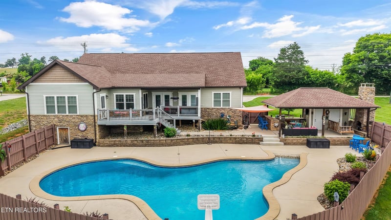 1113 Walker Rd, Maryville, TN 37801