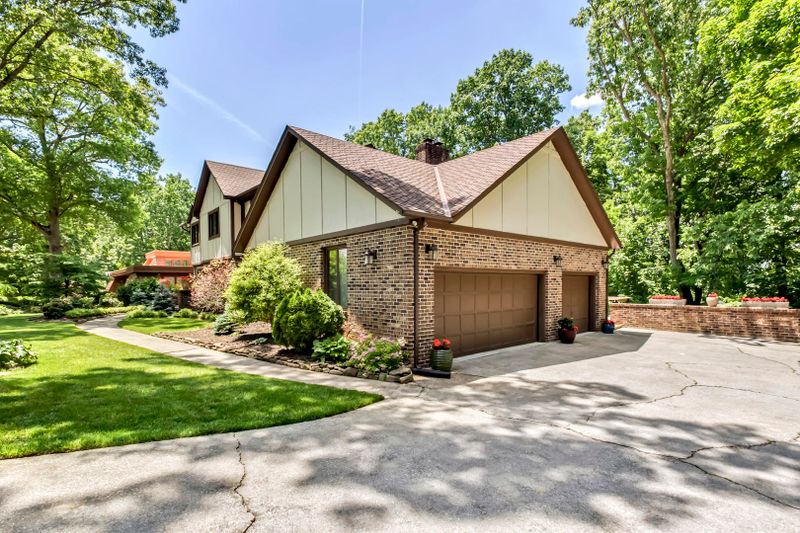 11137 Crown Point Dr, Farragut, TN 37934