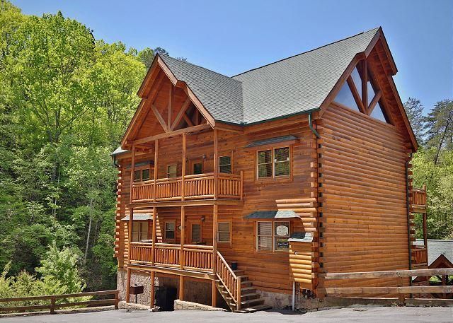1114 Black Bear Cub Way, Sevierville, TN 37862