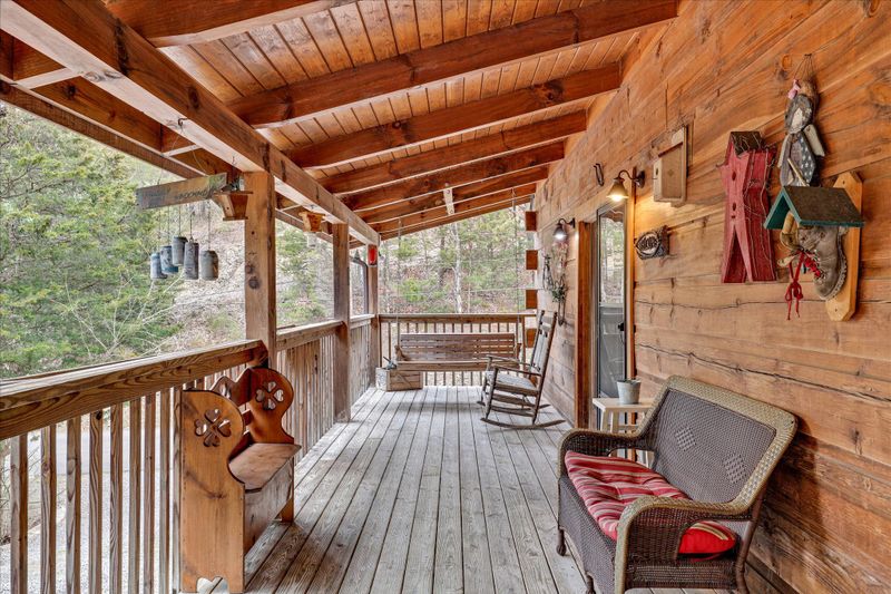1114 Carroll Hill Ln, Sevierville, TN 37876