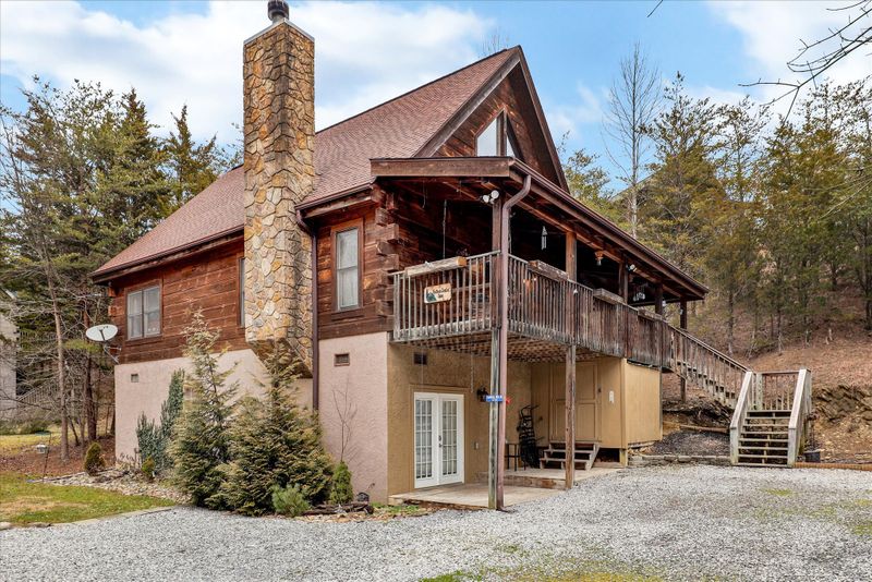 1114 Carroll Hill Ln, Sevierville, TN 37876
