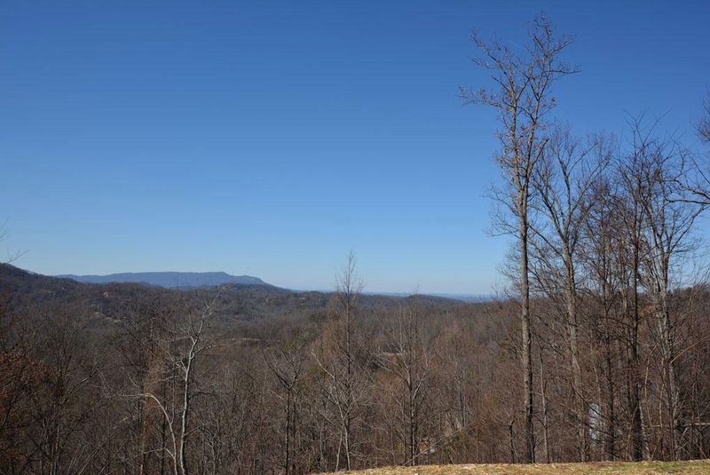 1114 E Kings Ridge Rd, Gatlinburg, TN 37738