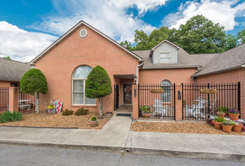 1114 Fairgrounds Ct, Kingston, TN 37763