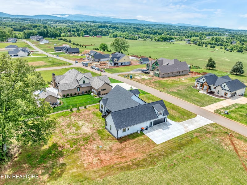 1114 Herbert Dr, Greenback, TN 37742
