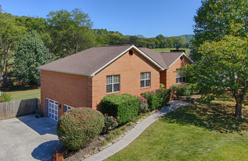 1114 Jacob Springs Blvd, Rockford, TN 37853