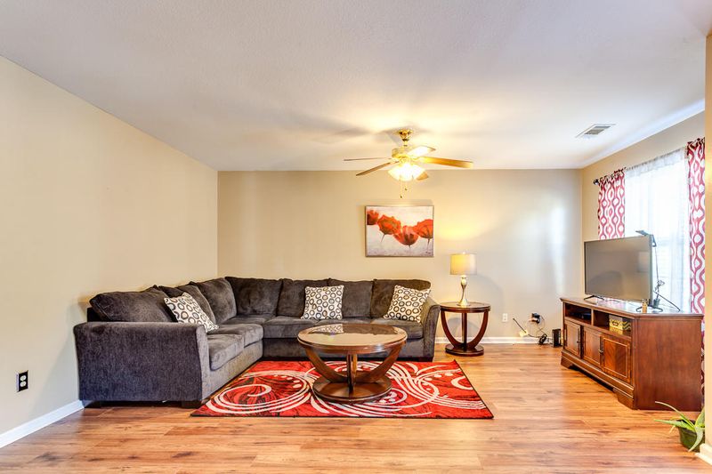 1114 Llewellyn Ln, Loudon, TN 37774