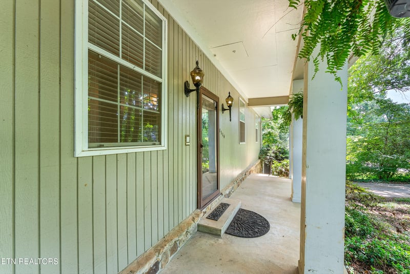 1114 Rain Tree Rd, Knoxville, TN 37923