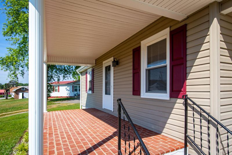 1114 Welch Ave, Loudon, TN 37774
