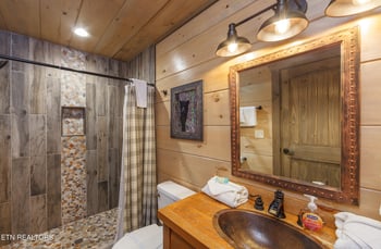 1114 Woodland Trek Ln, Sevierville, TN 37876